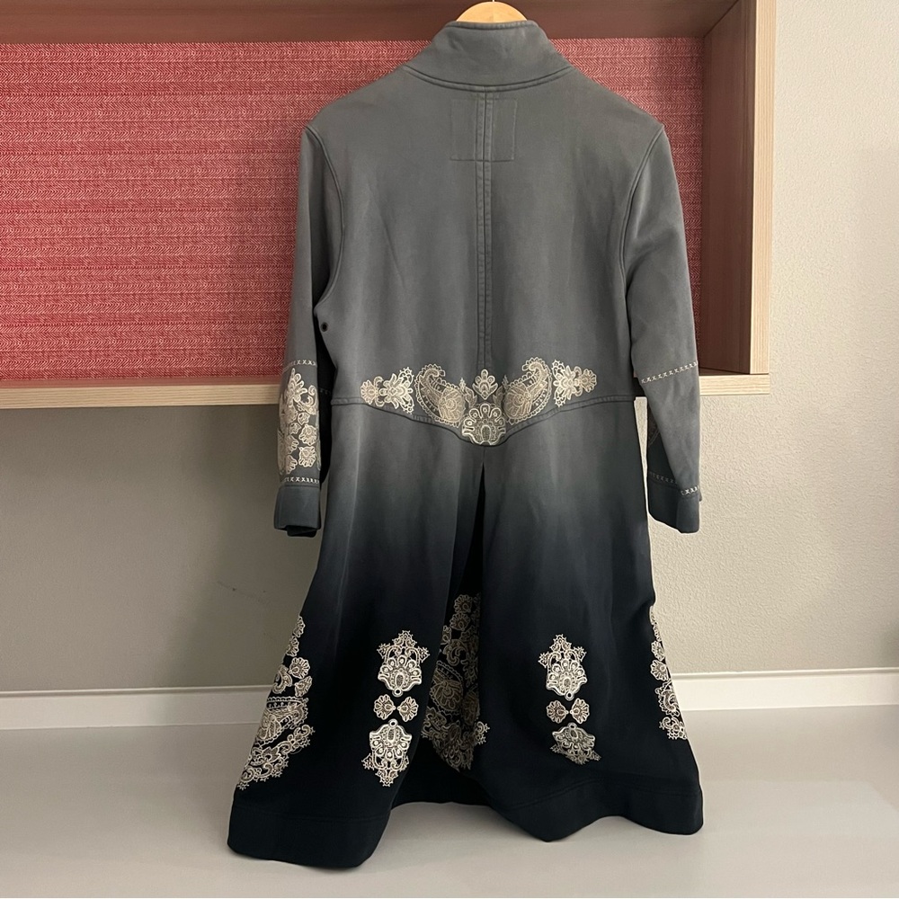Johnny Was Ombre Gray Embroidered Calf Length Flared Trench Size Large - Picture 2 of 7
